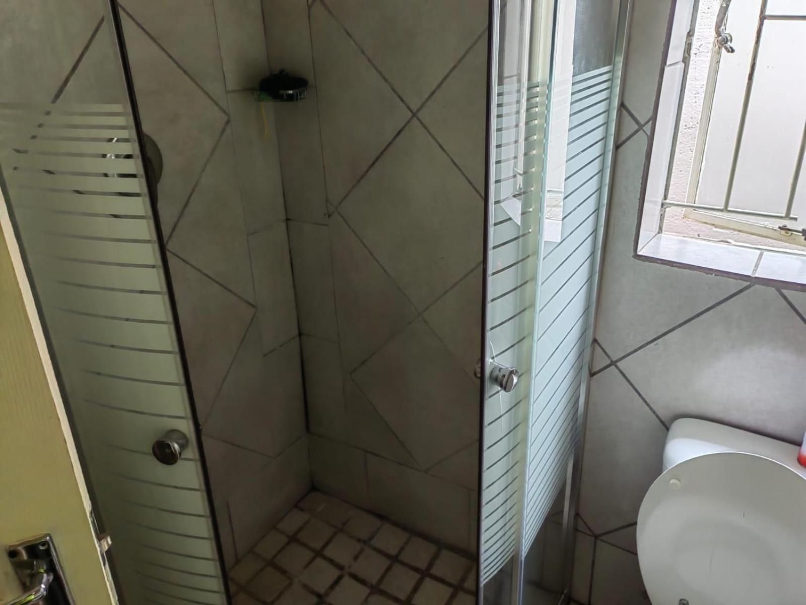 Sibahlenomhlambi Guesthouse Springs  Room photo